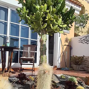 https://casa-floyd.in-canary-islands.com